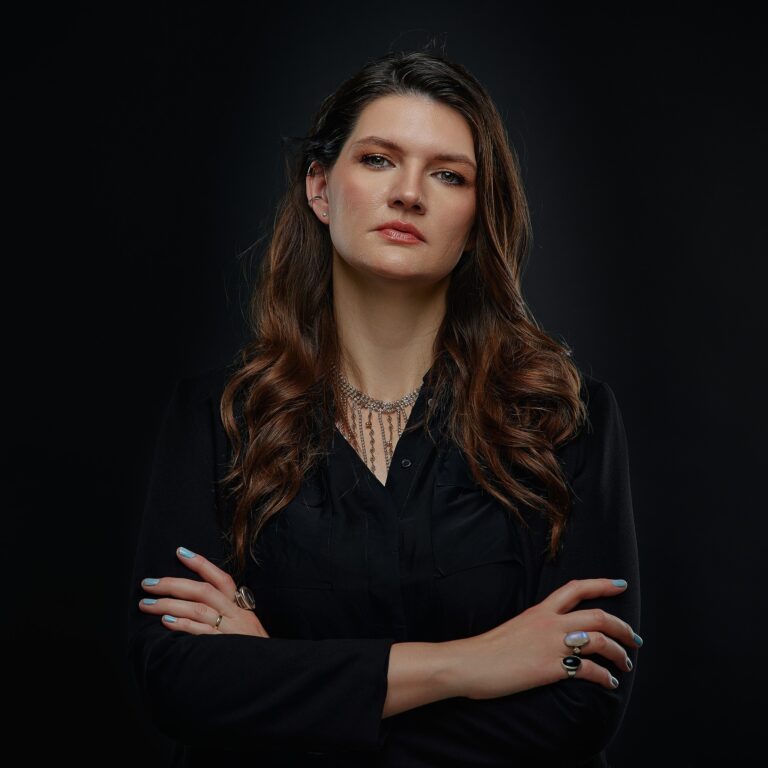 Kristina Barta: Women bring new lives into this world – dedicated to all mothers (světová premiéra)